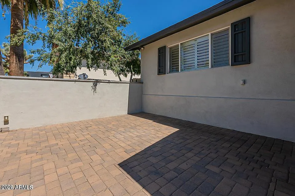 4 bed, 2.5 bath, 2728 sqft, $5,295 — Photo 4