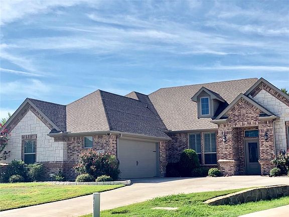 2nd image of 121 Aledo Glen Ct