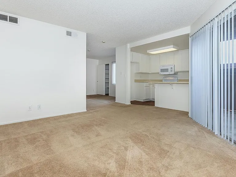 Mountain View Apartment Homes — Photo 10