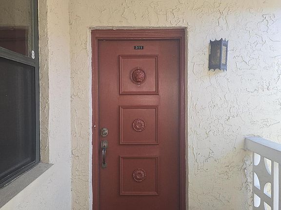 4th image of 1810 SEVILLA Boulevard #311
