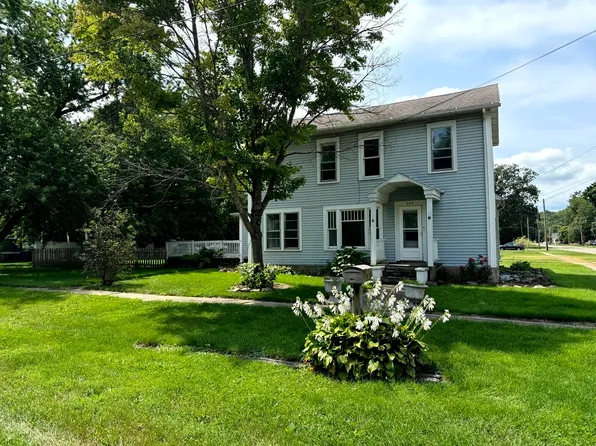 245 N Arch St, Tiskilwa, IL 61368