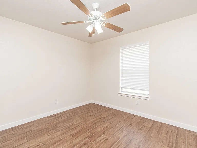 304 Timber Ridge Dr — Photo 8
