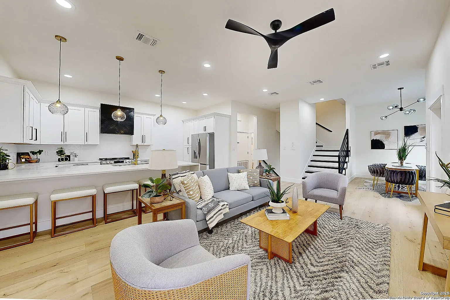 3 bed, 3.5 bath, 1850 sqft, $2,550 — Photo 1