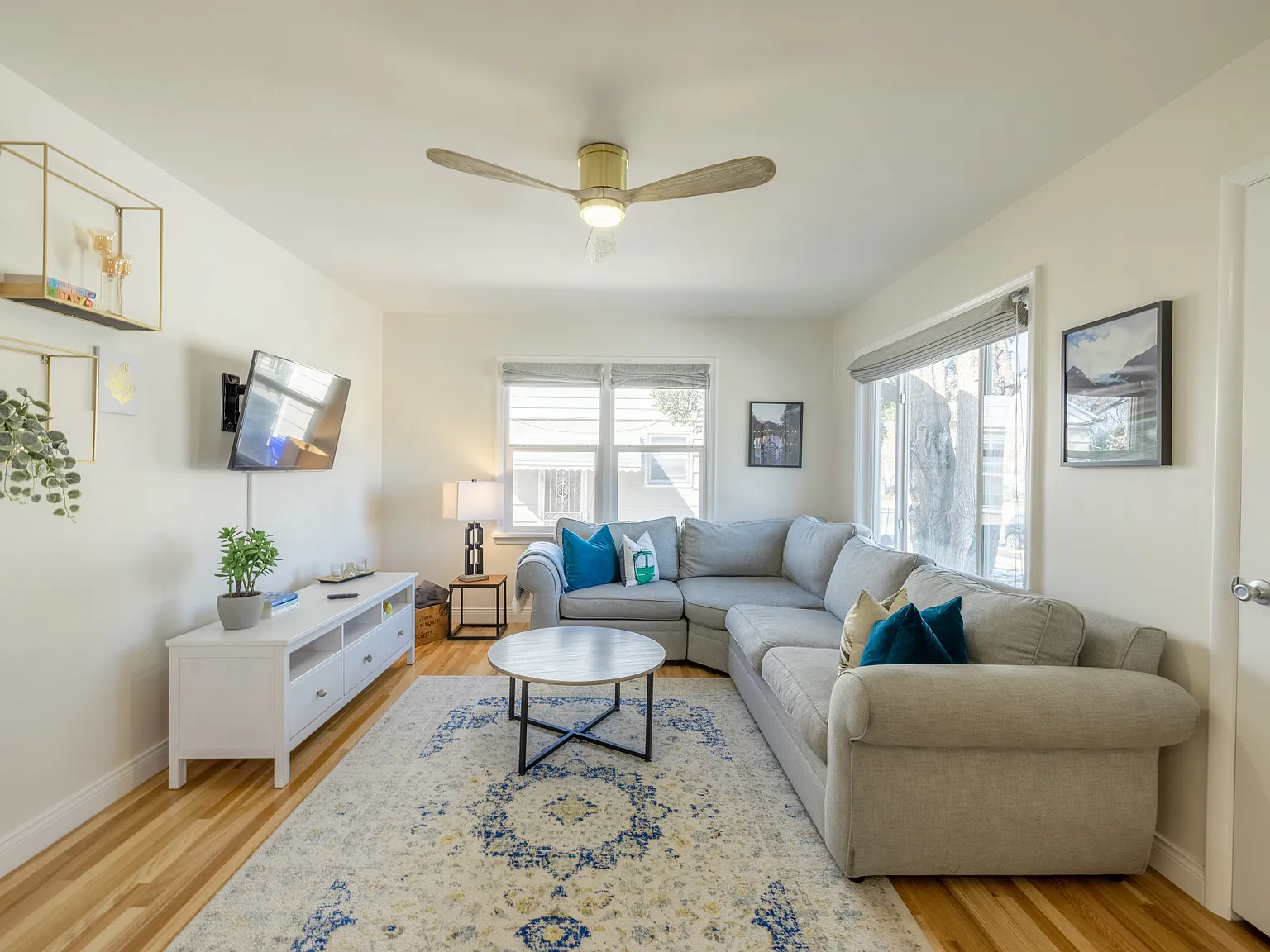 4 bed, 1600 sqft, $3,700 — Photo 1