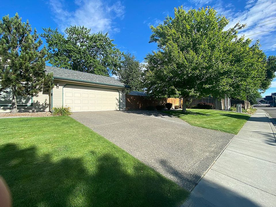 2nd image of 150 Mountain View Ln