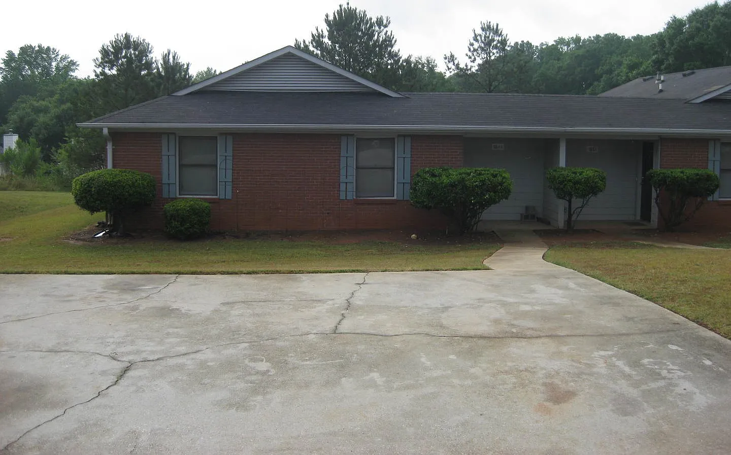 Cozy 2 bed 2 bath unit in the Heart of Conyers! — Photo 2