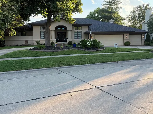 1109 Sterling Dr, Champaign, IL 61821