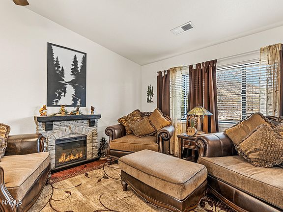 5th image of 9835 Pioneer Valley Rd