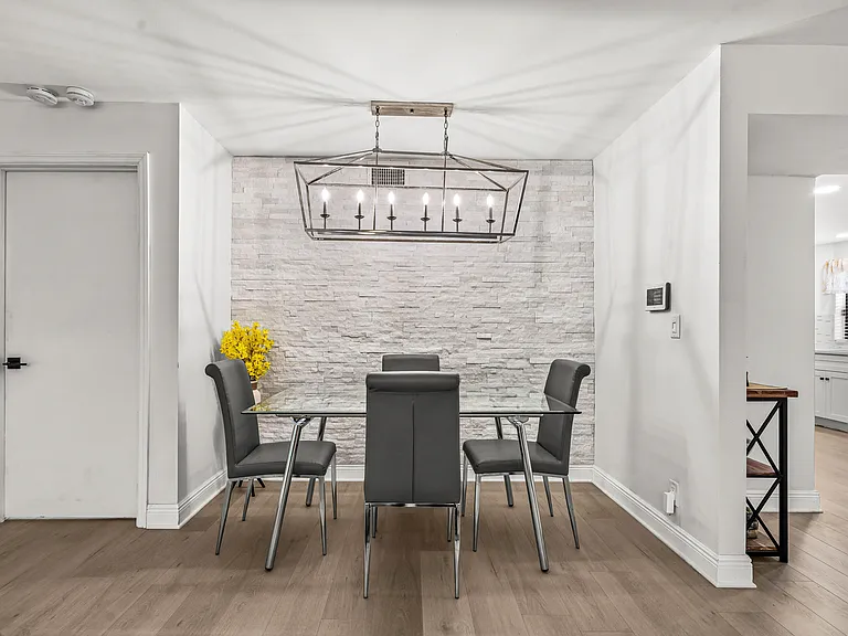 5945 Parkwalk Dr — Photo 11