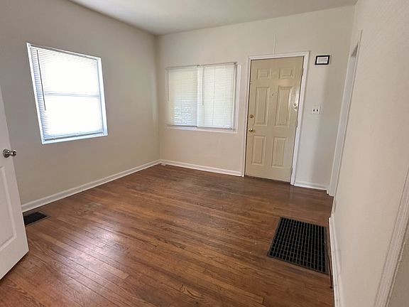 2nd image of 528 S Washington St #528