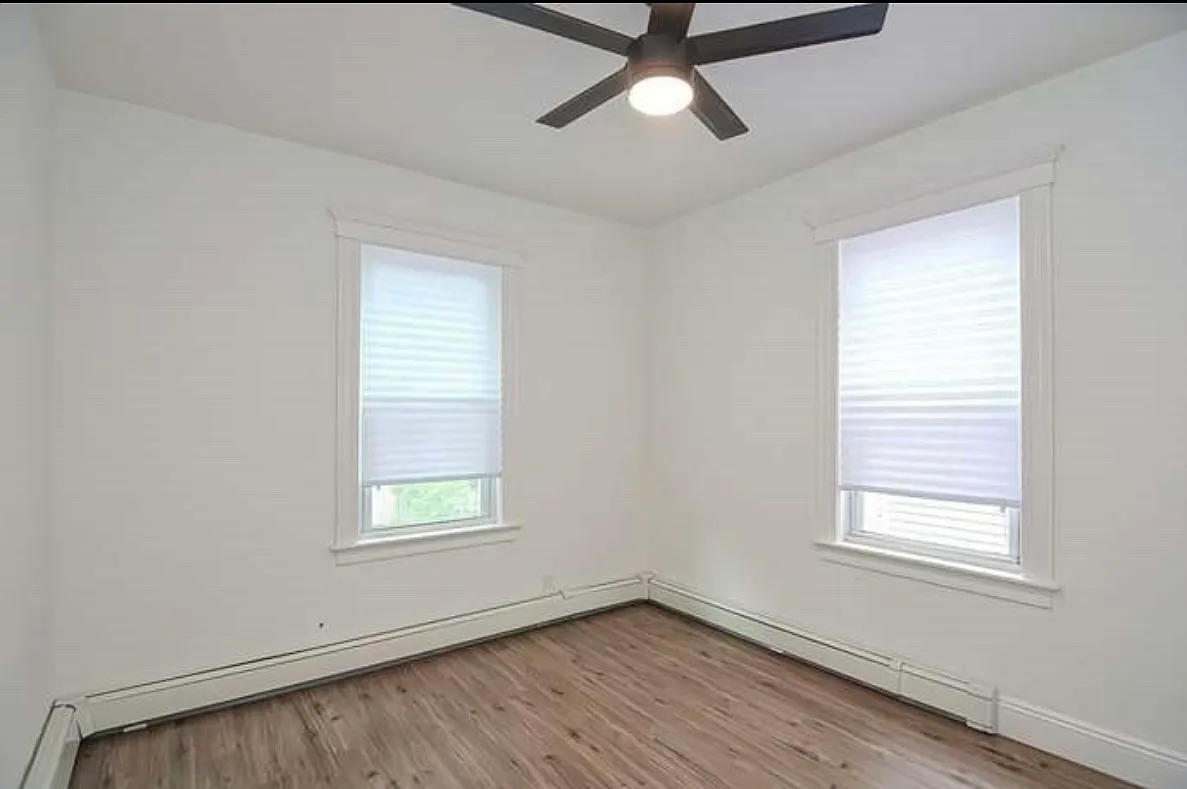 2 bed, 896 sqft, $3,000 — Photo 4