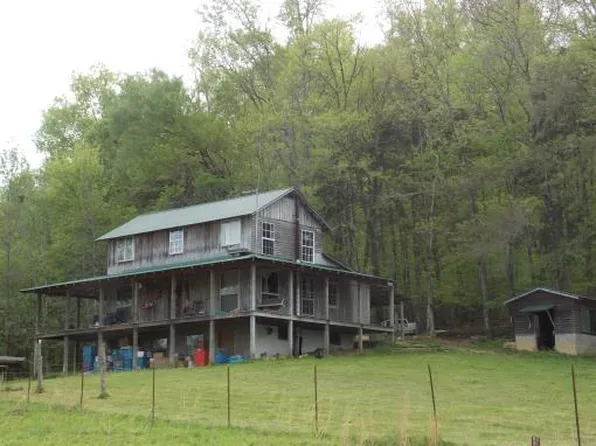 1080 Chapel Farm Rd, Clifton, TN 38425