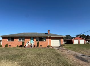 106 Hawthorne Dr, Elizabeth City, NC 27909