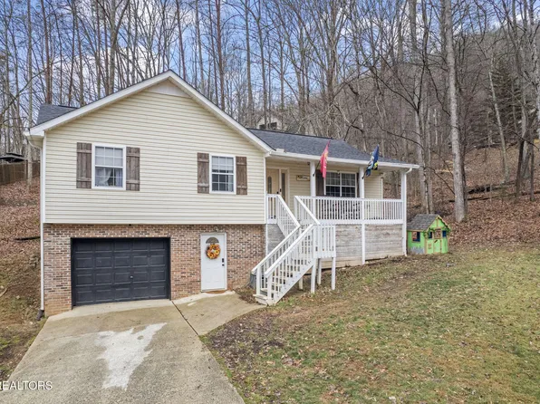 583 Hilltop Dr, Jacksboro, TN 37757