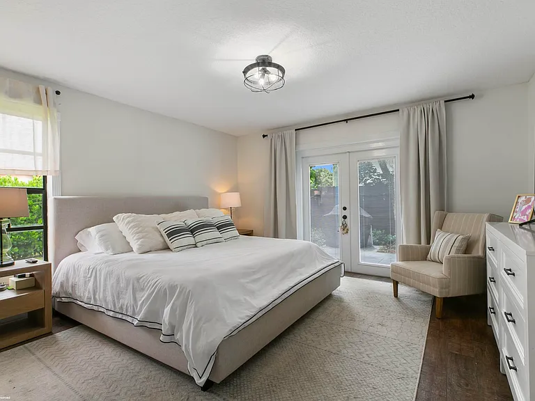 13504 Fountain View Blvd — Photo 15