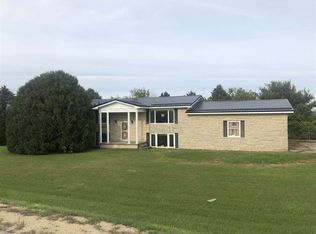 34373 Garber Rd, Guttenberg, IA 52052
