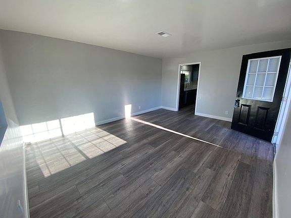 3rd image of 807 Del Monte Ave #807U