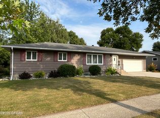 1416 Dogwood Ave, Grafton, ND 58237