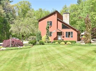 51 Raccoon Hill Rd, West Greenwich, RI 02817