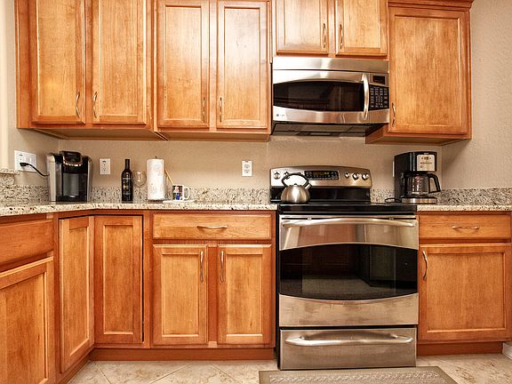 5th image of 21312 N 262nd Dr