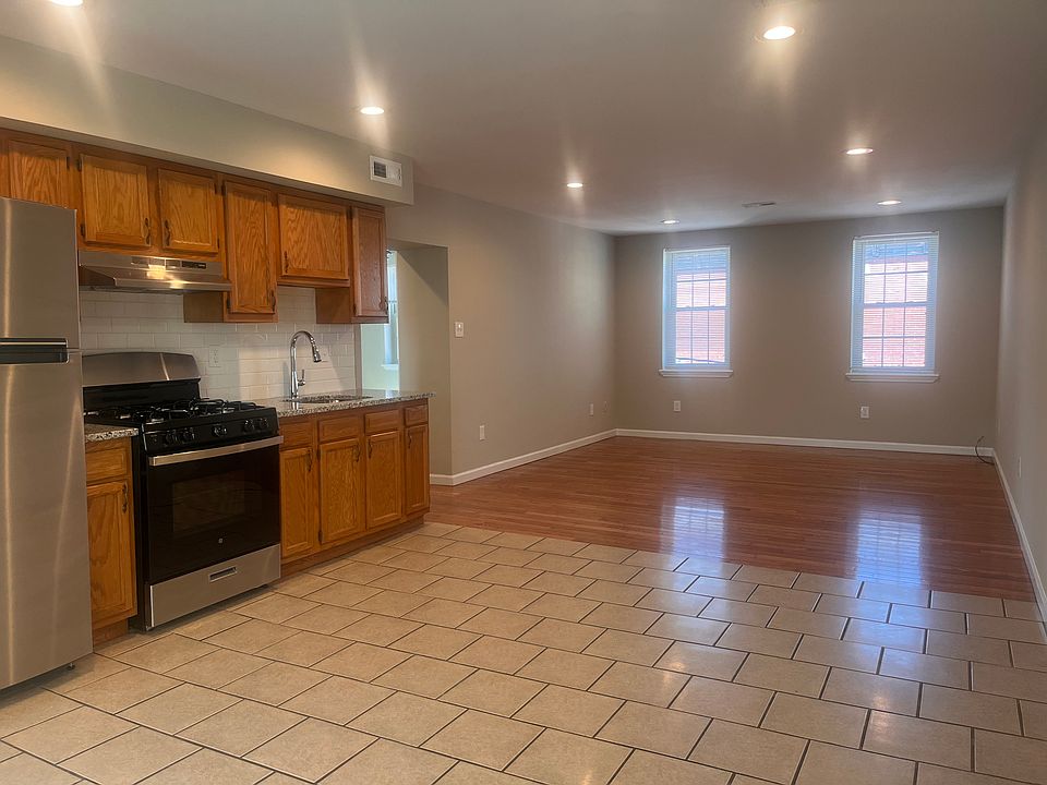 1st image of 1549 S Iseminger St Floor 3