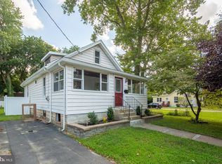 8 Jefferson Ave, Stratford, NJ 08084