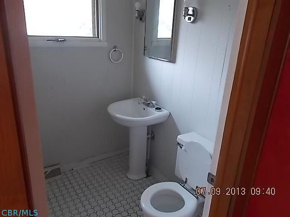 4th image of 245 W North Broadway