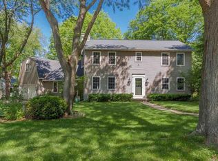 2 Colony Cir, Madison, WI 53717