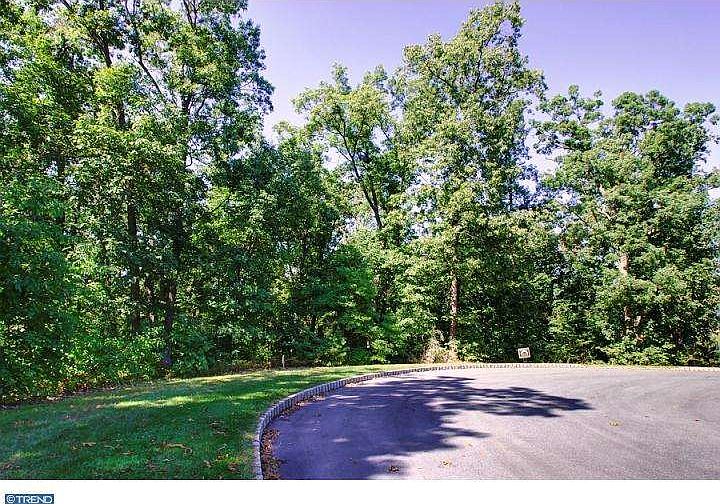 1st image of 35 Stonehill Dr