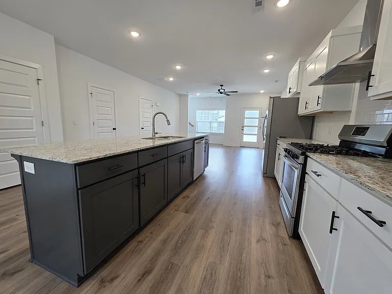 826 N Crater Ave #2 — Photo 7