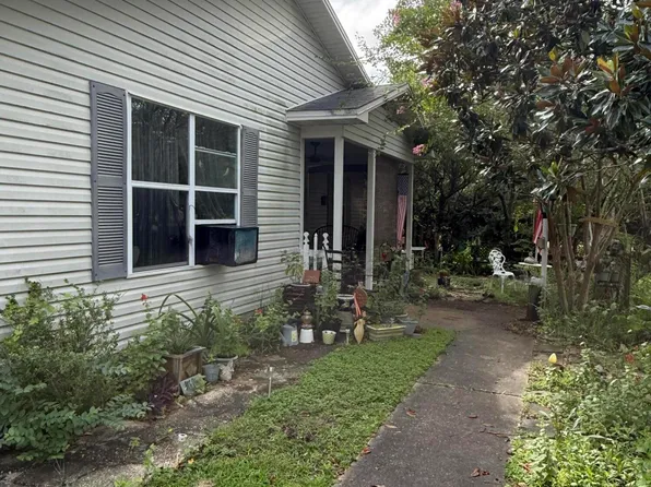 221 John White Rd, Defuniak Springs, FL 32435