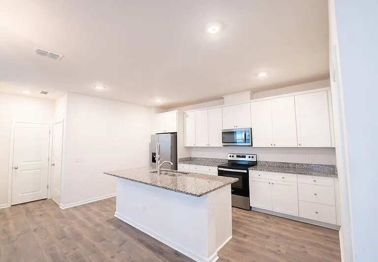 148 Benelli Dr — Photo 13