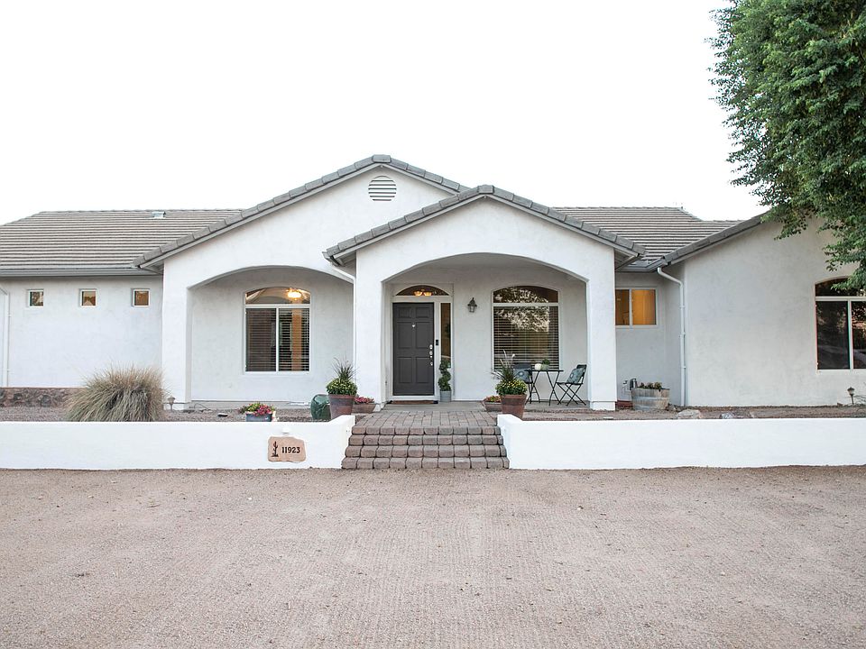 1st image of 11923 E Bellflower Dr