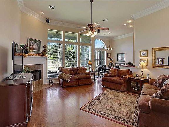 3rd image of 3025 Mountain Ct