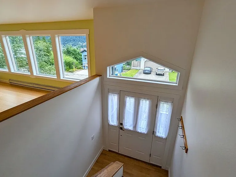 2981 Foster Ave — Photo 23