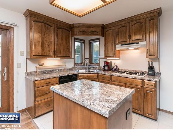 Kitchen/island