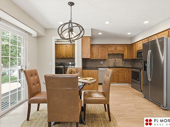 5th image of 15016 California Cir