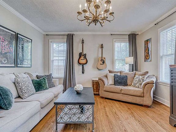4th image of 3673 Shirlwood Ave