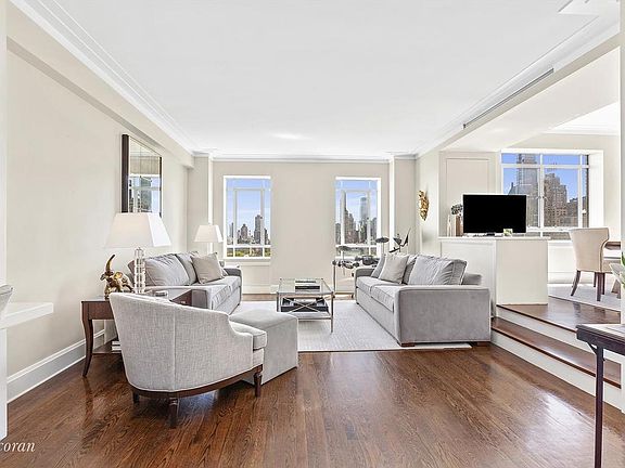 4th image of 25 Central Park W APT 21O