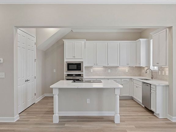 5th image of 2800 Cook Circle #B