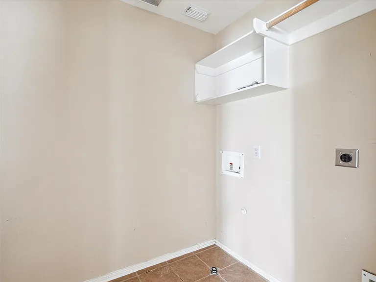 14307 Mirkwood Ln — Photo 18