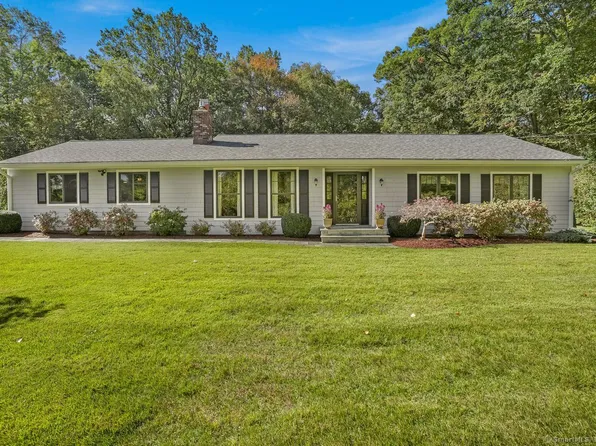 23 Paugussett Road, Newtown, CT 06482