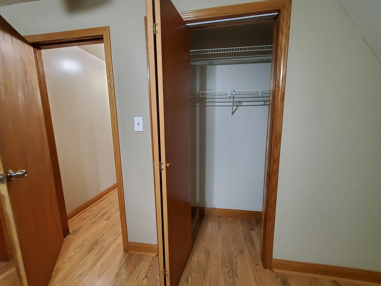 3073 N Elbridge Ave — Photo 3