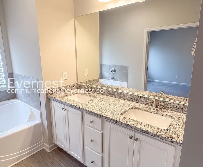 137 Culver St — Photo 14