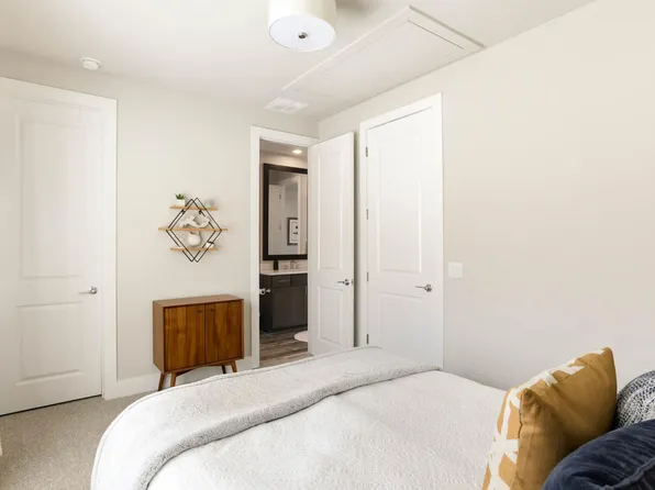 1305 Town Creek Dr #9, Austin, TX 78741