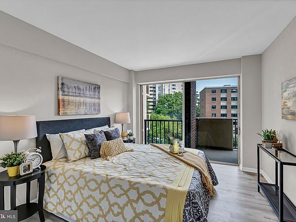 4th image of 1300 Army Navy Dr APT 518