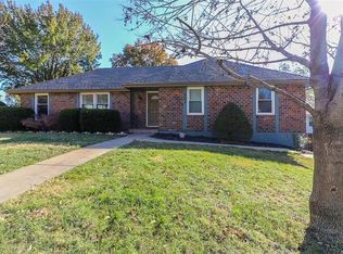 502 NW Wedgewood Dr, Blue Springs, MO 64014