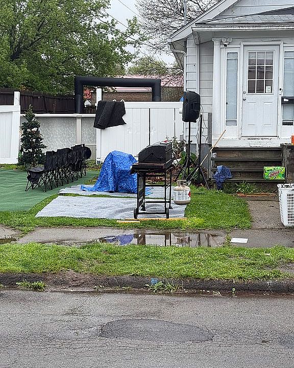 1st image of 305 W Warren St