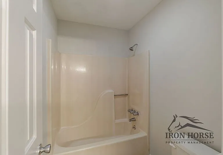 335 Oak Meadows Dr — Photo 16