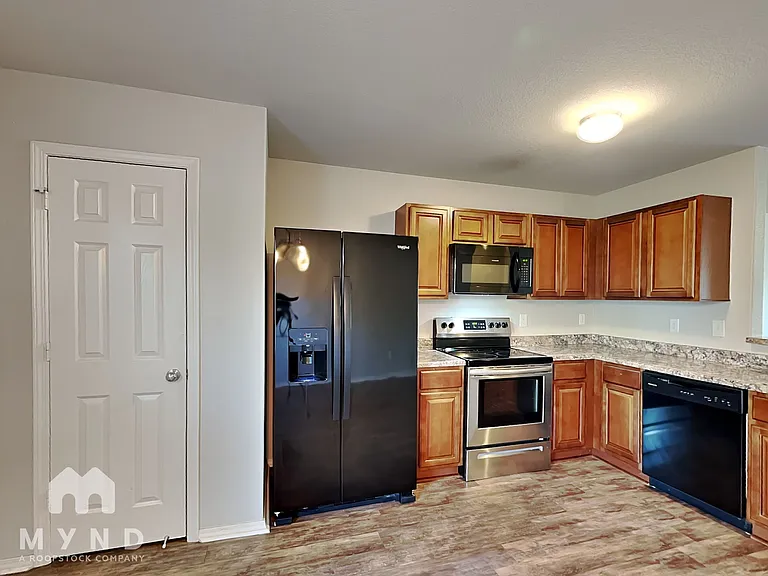 936 Pinehurst Loop — Photo 6